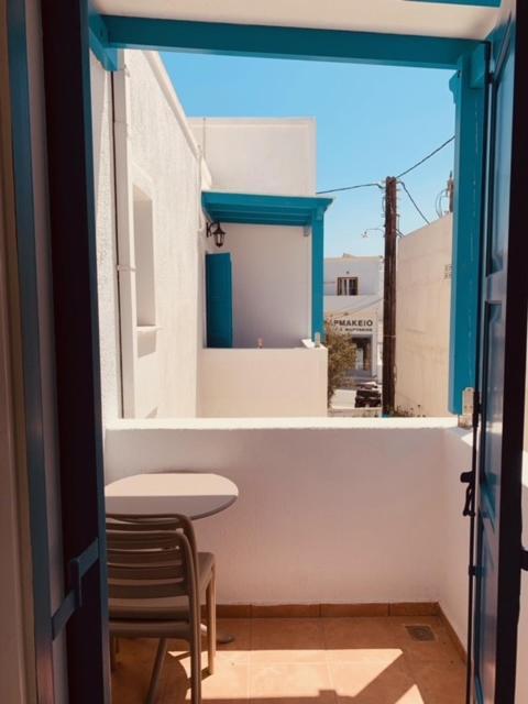 Manousos Rooms Adamantas  Luaran gambar
