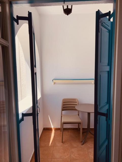 Manousos Rooms Adamantas  Luaran gambar