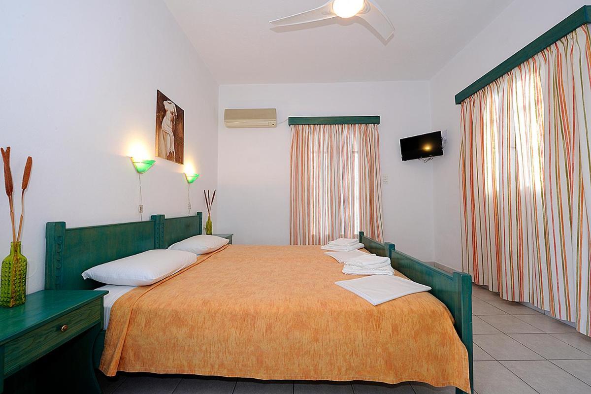 Manousos Rooms Adamantas  Luaran gambar