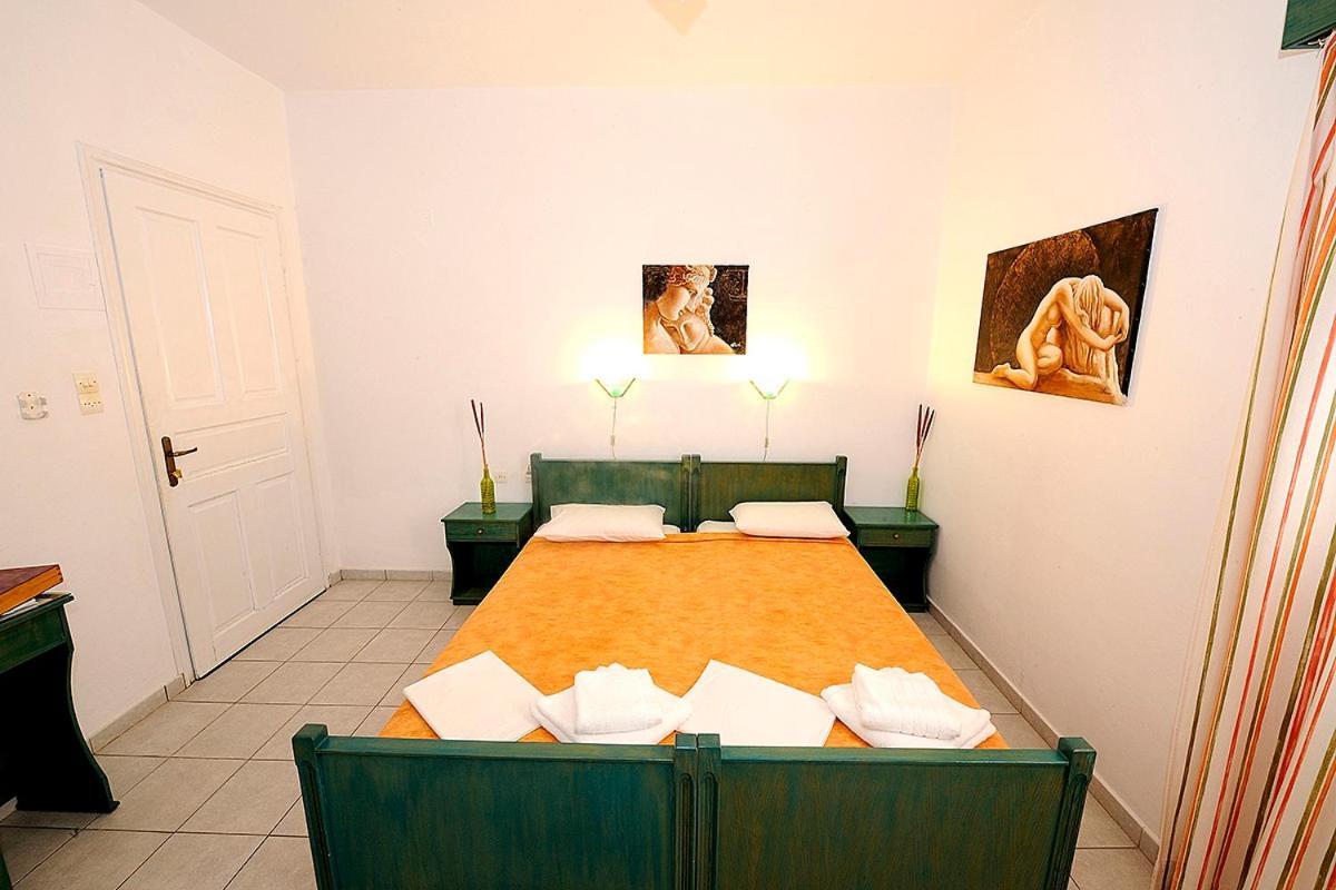 Manousos Rooms Adamantas  Luaran gambar