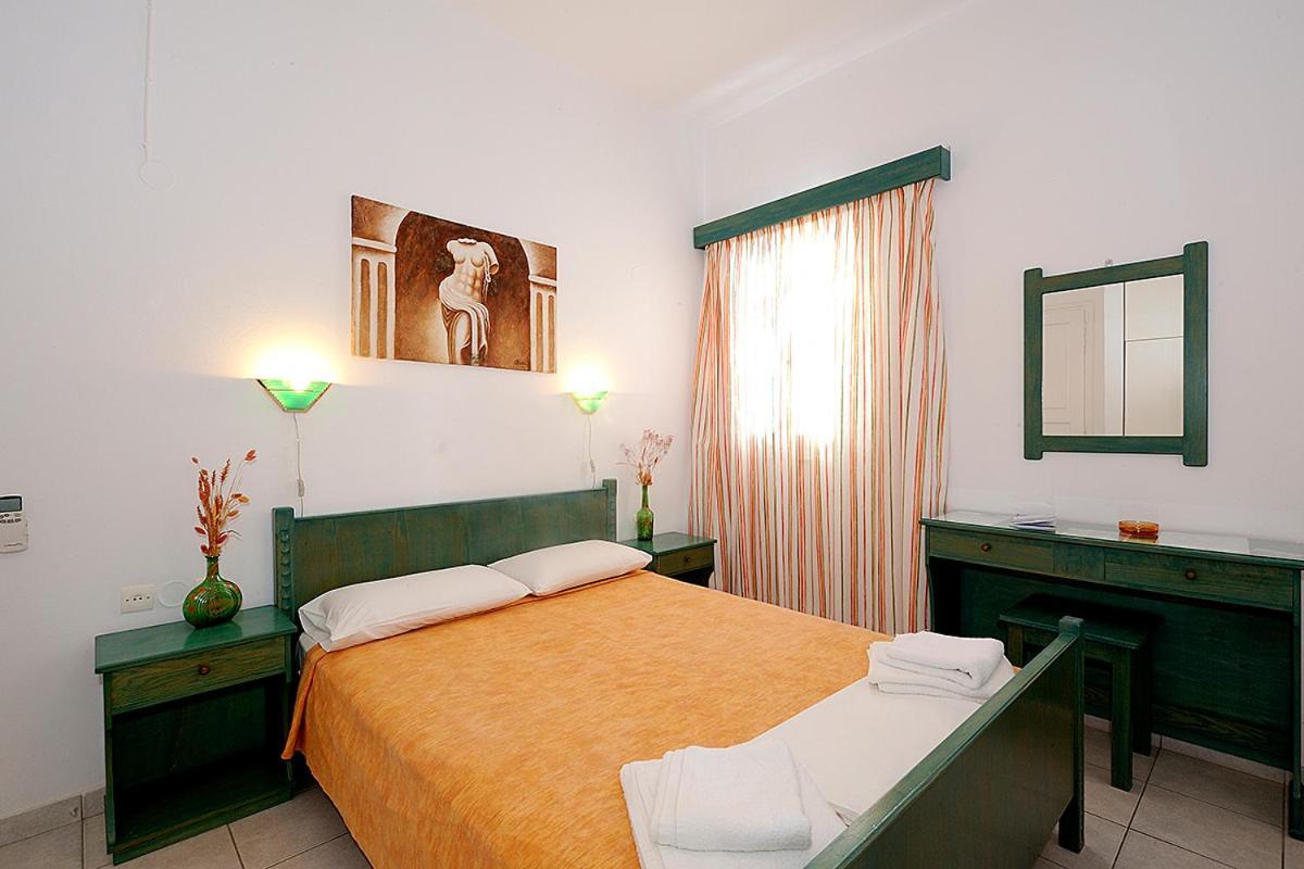 Manousos Rooms Adamantas  Luaran gambar